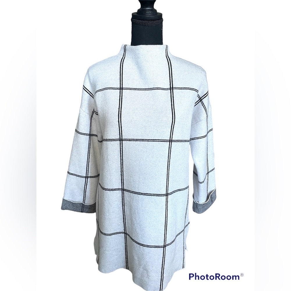Tahari mock turtleneck sweater, Medium.